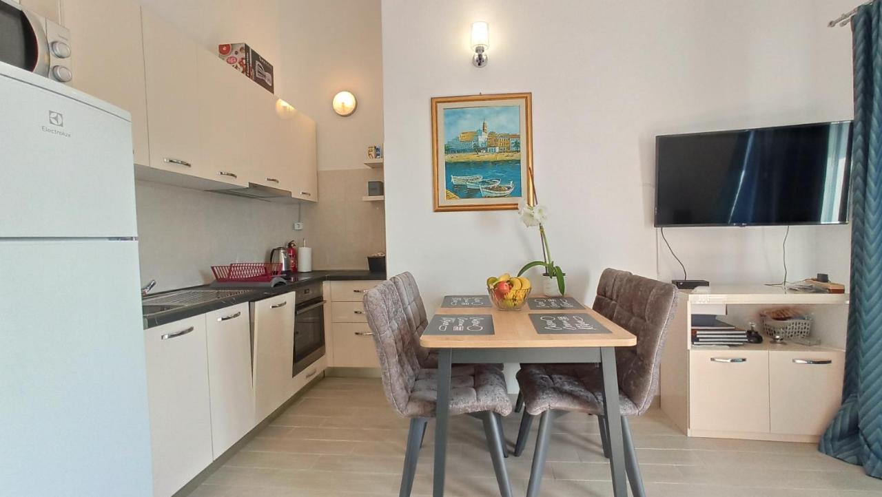 Jakopovic Apartments Рогозница Екстериор снимка
